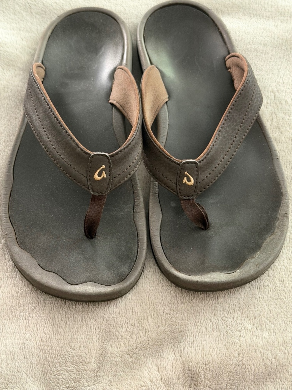 Women's Olukai Brown Flip Flops Size 8